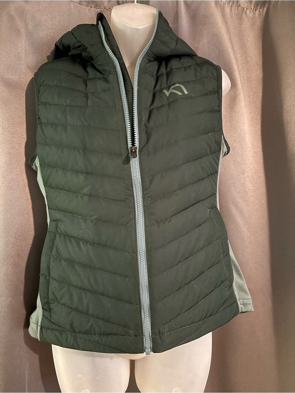 Kari Traa Olive Green Quilted Hooded Vest with Pale Green Trim